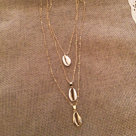 HPπBoho Tiered Seashell Necklace - Picture 9 of 9